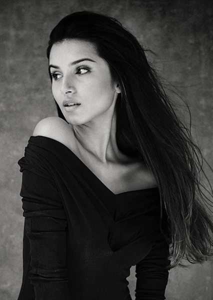 Tara Sutaria photo