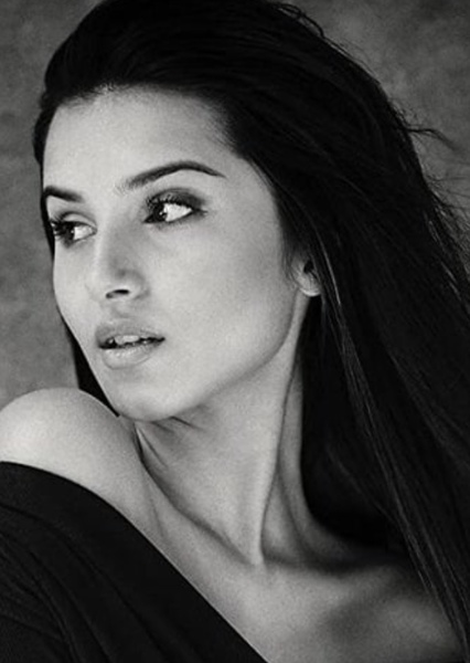 Tara Sutaria photo