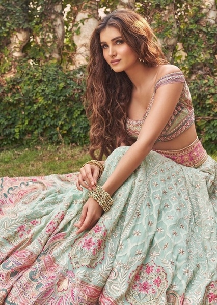 Tara Sutaria photo