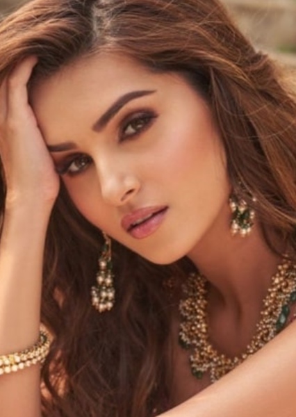 Tara Sutaria photo
