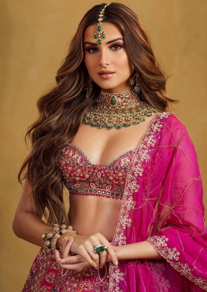 Tara Sutaria photo