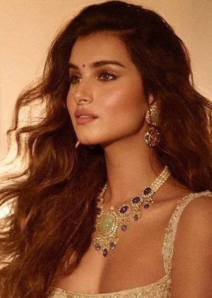 Tara Sutaria photo