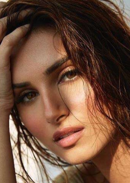 Tara Sutaria photo