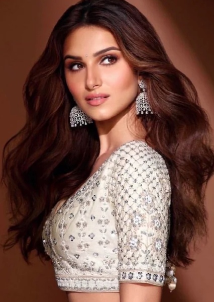 Tara Sutaria photo