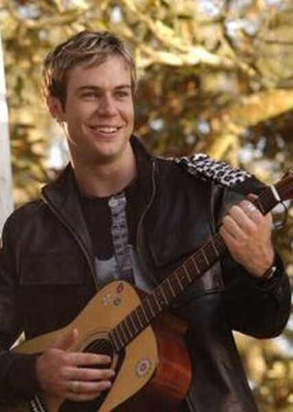 Taran Killam photo