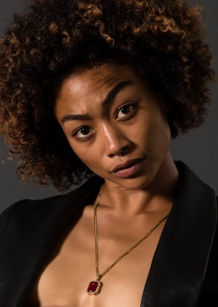 Tati Gabrielle photo