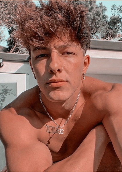 Tayler Holder photo