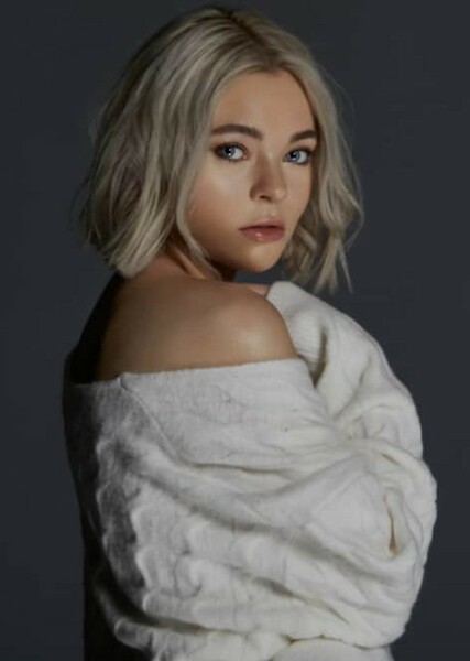 Taylor Hickson photo