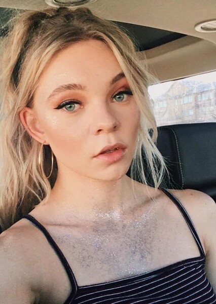 Taylor Hickson photo