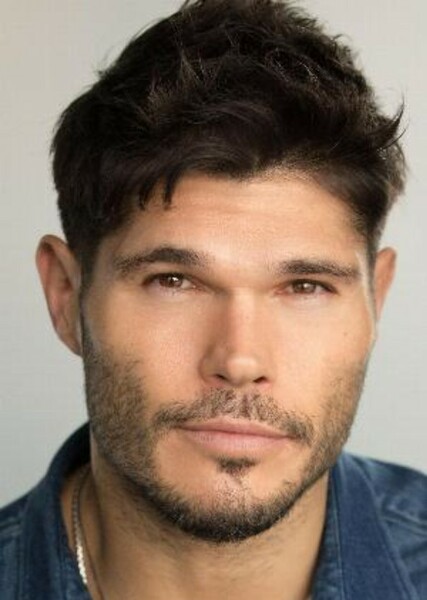 Taylor James photo