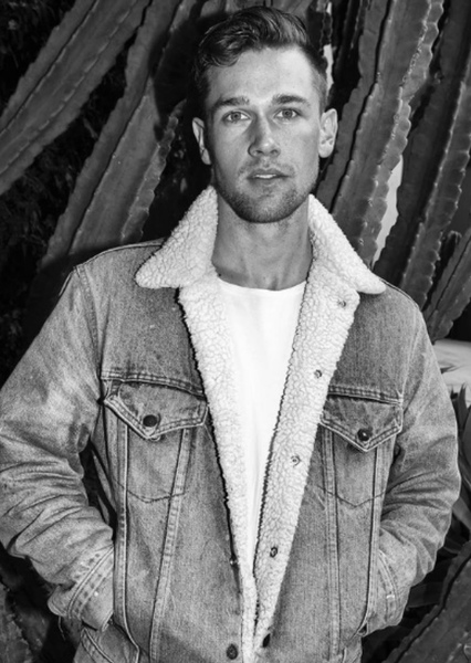 Taylor John Smith photo