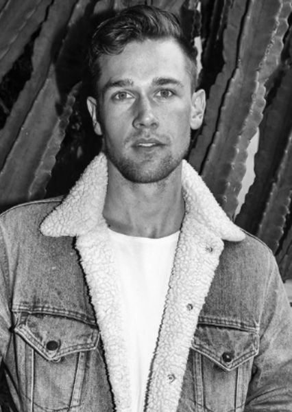 Taylor John Smith photo