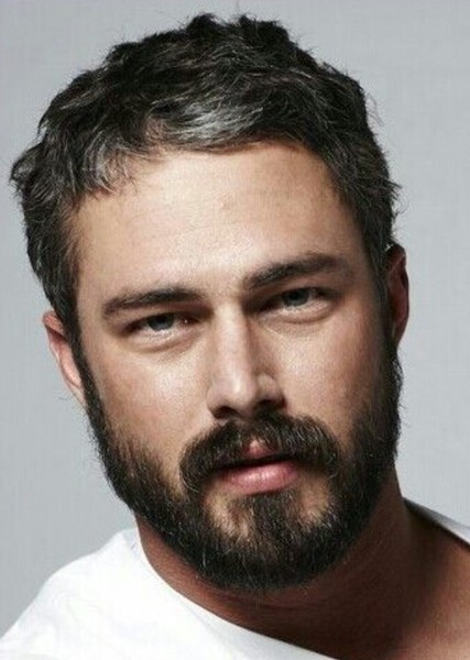 Taylor Kinney photo