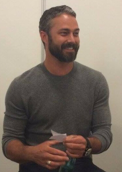 Taylor Kinney photo