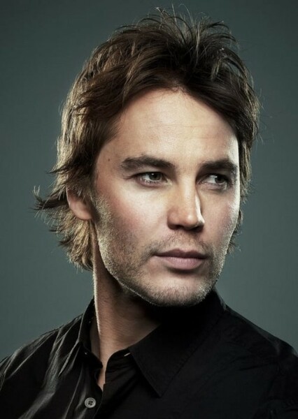 Taylor Kitsch photo