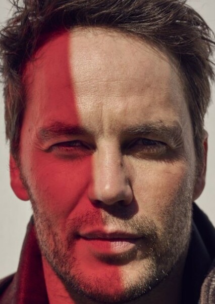 Taylor Kitsch photo