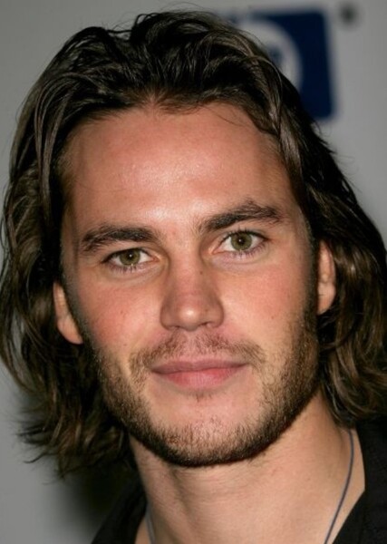 Taylor Kitsch photo