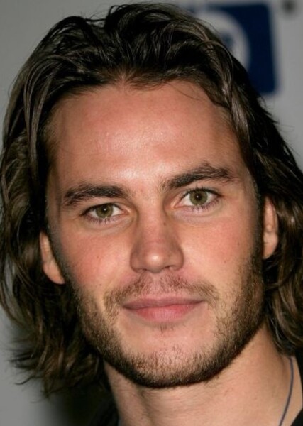 Taylor Kitsch photo