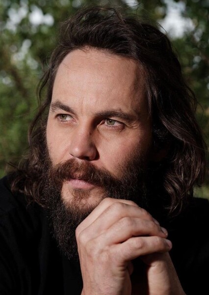 Taylor Kitsch photo