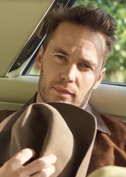 Taylor Kitsch photo
