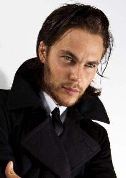 Taylor Kitsch photo