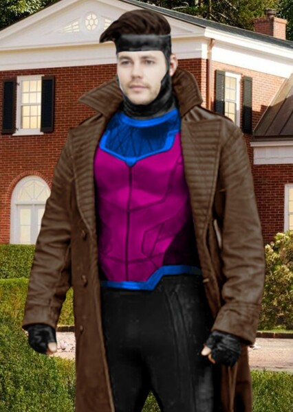Taylor Kitsch photo