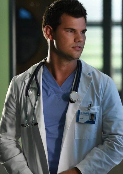Taylor Lautner photo