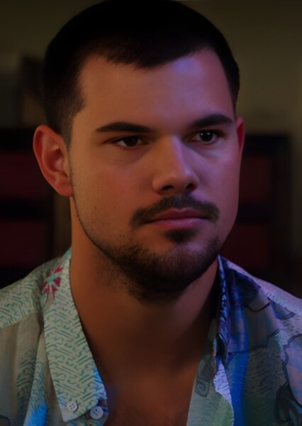 Taylor Lautner photo