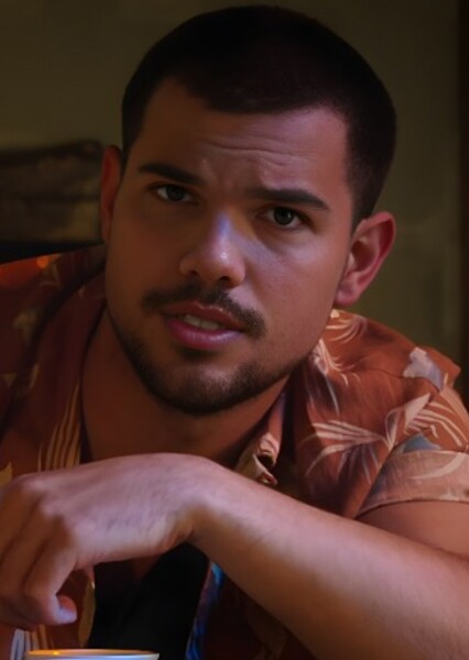 Taylor Lautner photo
