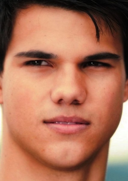 Taylor Lautner photo