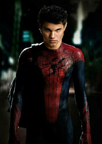 Taylor Lautner photo