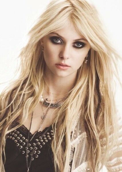 Taylor Momsen photo