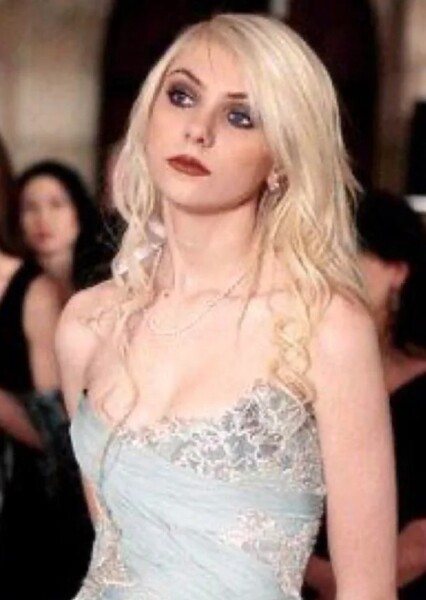 Taylor Momsen photo