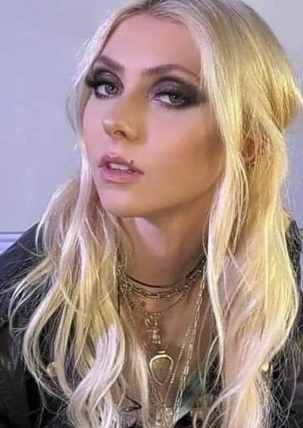 Taylor Momsen photo
