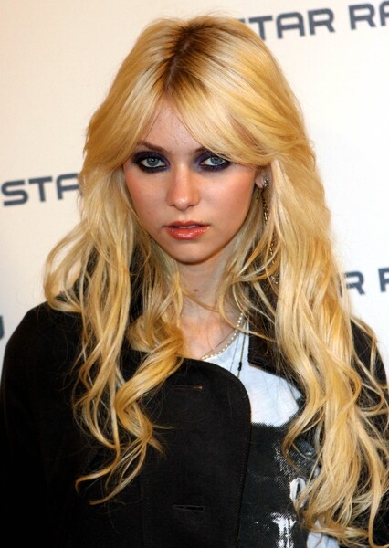 Taylor Momsen photo