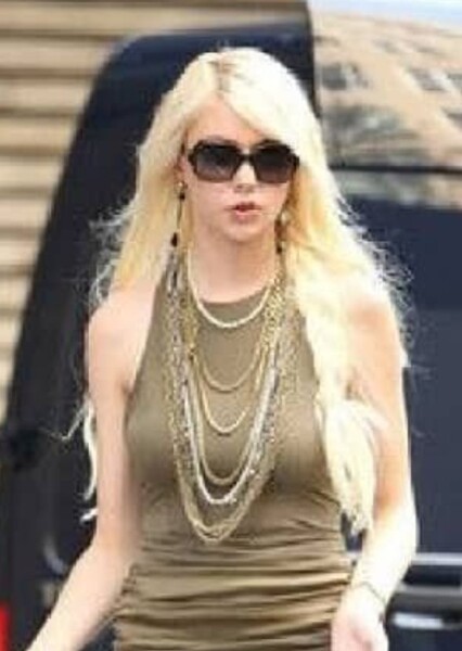 Taylor Momsen photo