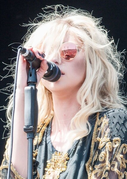 Taylor Momsen photo