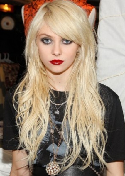Taylor Momsen photo