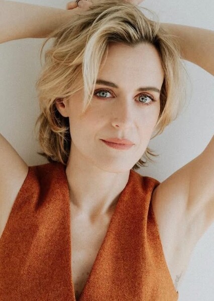 Taylor Schilling photo