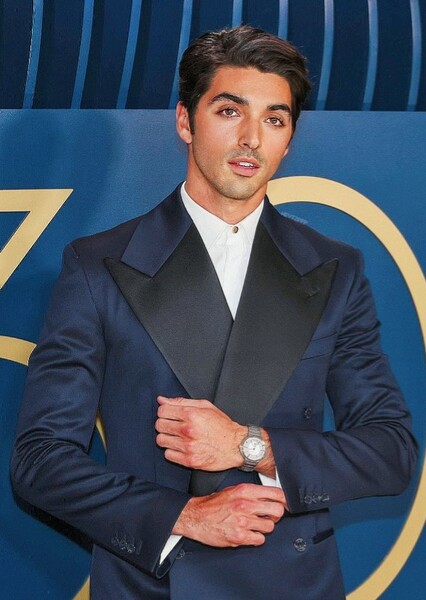 Taylor Zakhar Perez photo
