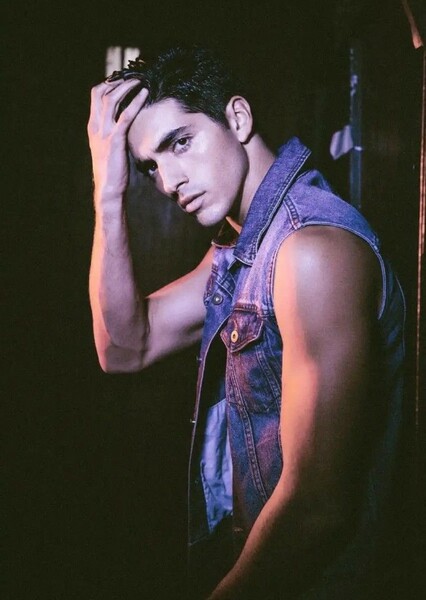 Taylor Zakhar Perez photo