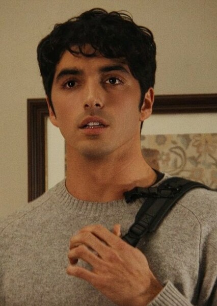 Taylor Zakhar Perez photo