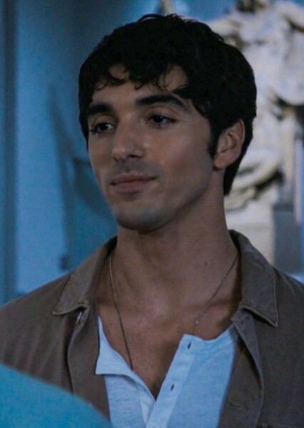 Taylor Zakhar Perez photo