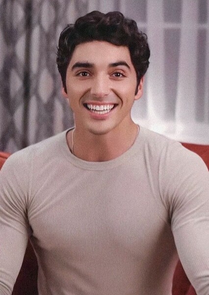 Taylor Zakhar Perez photo
