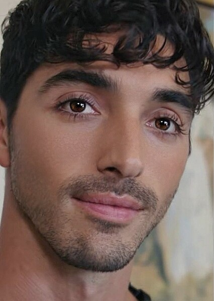 Taylor Zakhar Perez photo