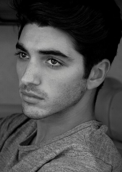 Taylor Zakhar Perez photo
