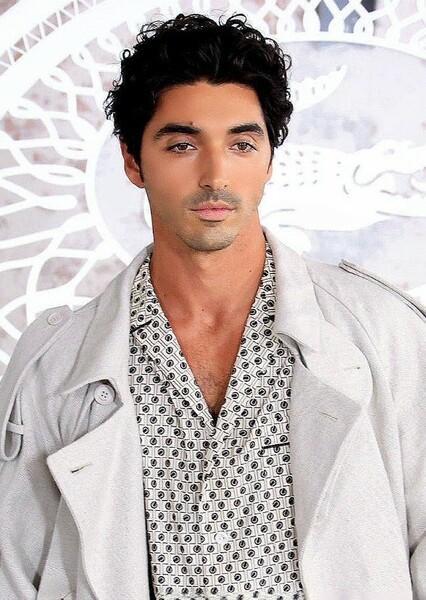 Taylor Zakhar Perez photo