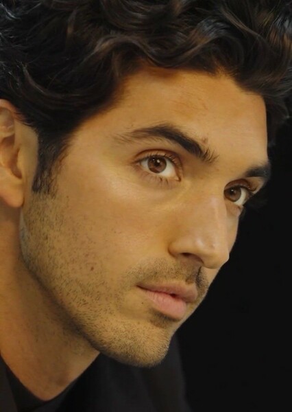 Taylor Zakhar Perez photo