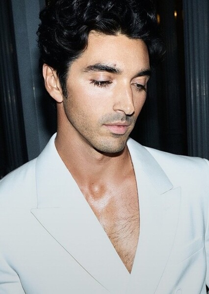 Taylor Zakhar Perez photo