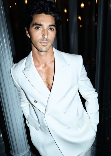 Taylor Zakhar Perez photo